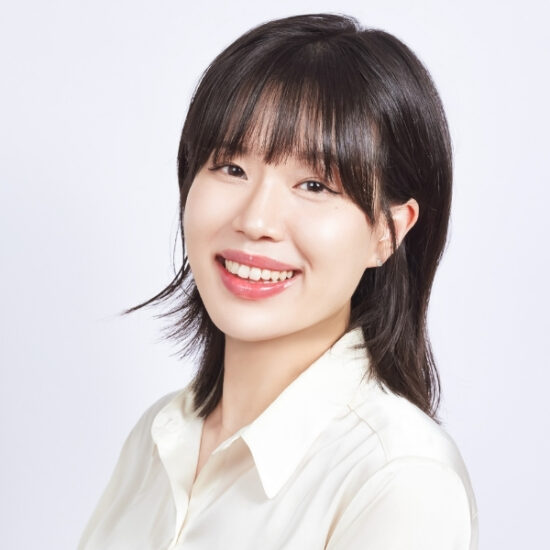 Dr. Do Own (Donna) Kim, Assistant Professor in UIC's online MA in Communication
